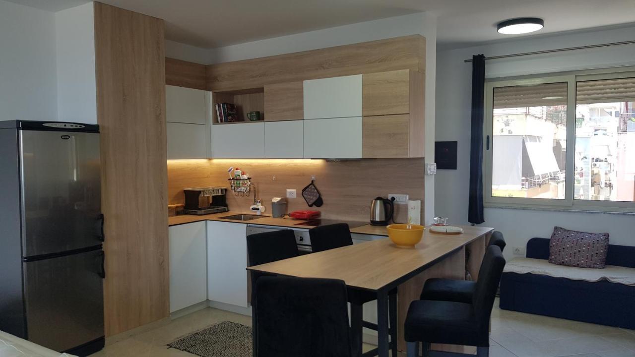M&I Beach Apartment With Sea View Durrës Esterno foto