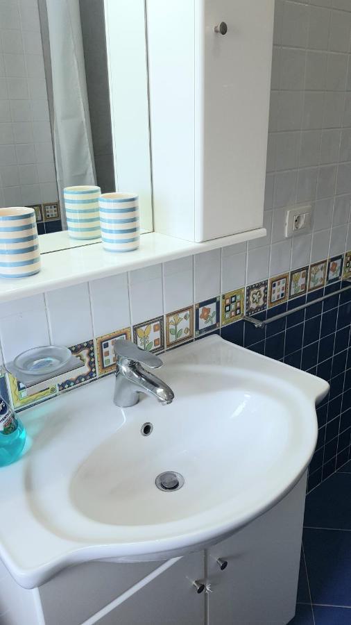 M&I Beach Apartment With Sea View Durrës Esterno foto