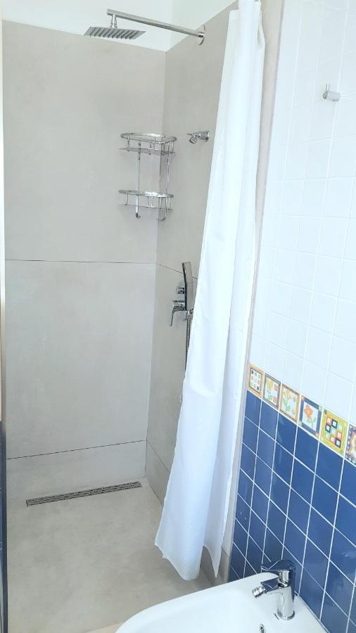M&I Beach Apartment With Sea View Durrës Esterno foto