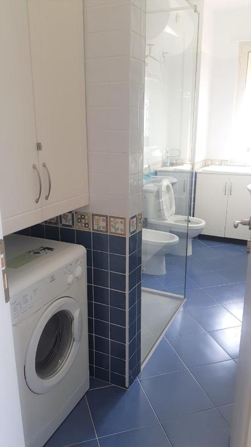 M&I Beach Apartment With Sea View Durrës Esterno foto
