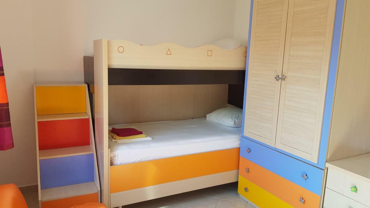 M&I Beach Apartment With Sea View Durrës Esterno foto
